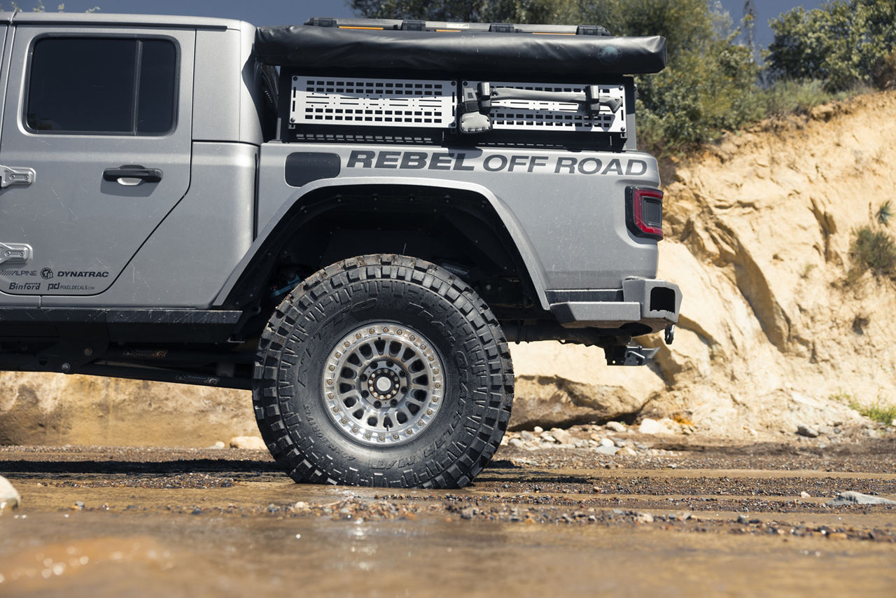 マッハガルーダ クリアバージョン 2024 Jeep Gladiator - KMC IMPACT BEADLOCK - Machined | KMC Wheels